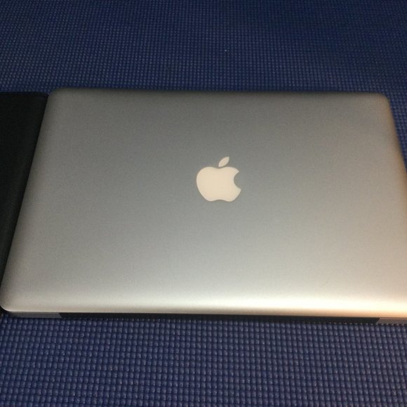 MacBook Pro 13" A1278 2012 2.5GHz Core i5 | 16 GB Ram/512B SSD | 64GB iPad Air 2 - Picture 10 of 15